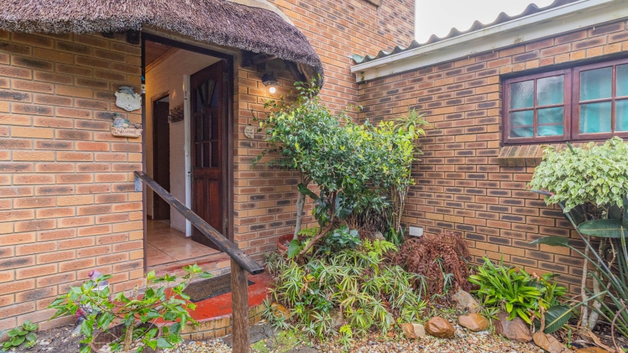 5 Bedroom Property for Sale in Sandbaai Western Cape